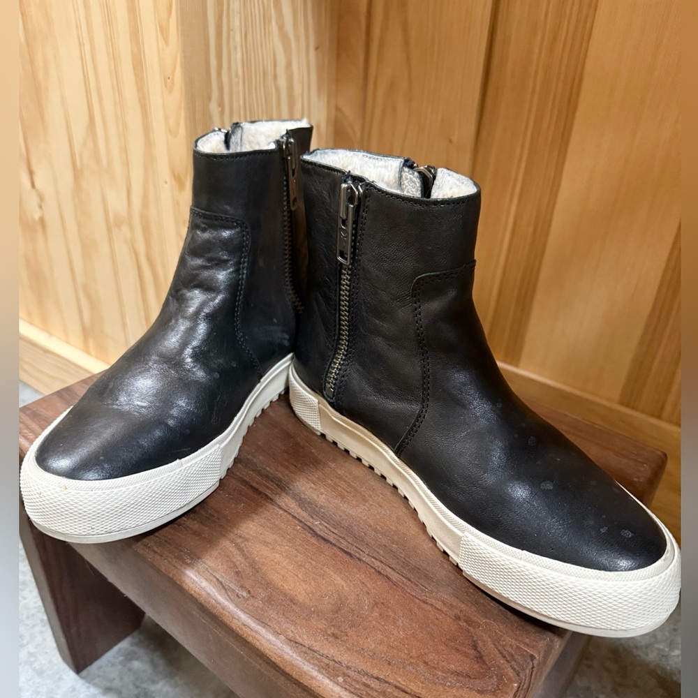 Frye Gia Lug Black Leather Shearling Lined Boots
